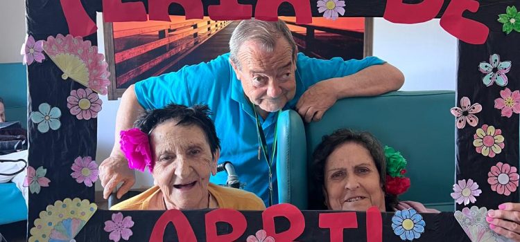 La Feria de Abril llena de color, música y alegría nuestro centro